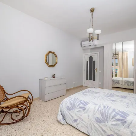 Mayor House Center Apartment *