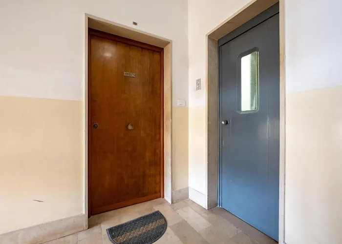 Mayor House Center *